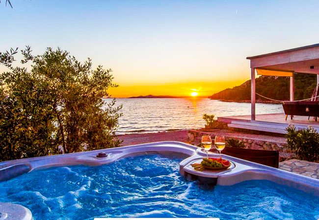 Sunset views from the oceanfront hot tub